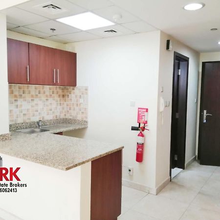Studio Apartment Dubai Exterior photo